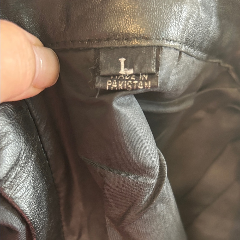 Black Leather Women's Shorts - Picture 3 of 7
